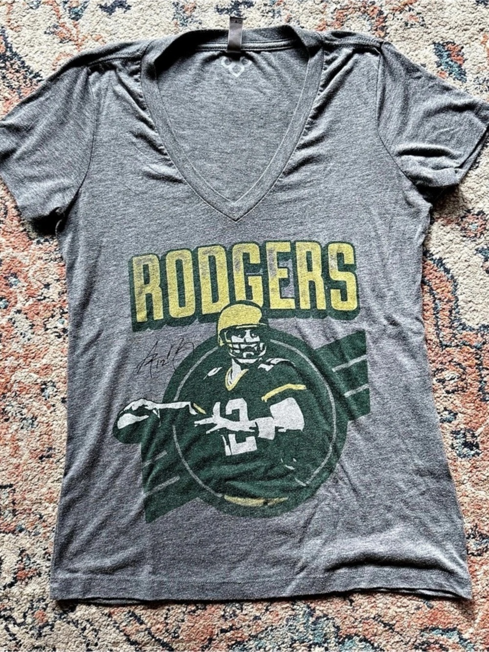 Pro Player Merch Green Bay Packers Aaron Rodgers #12 Women's Gray & Green Shirt